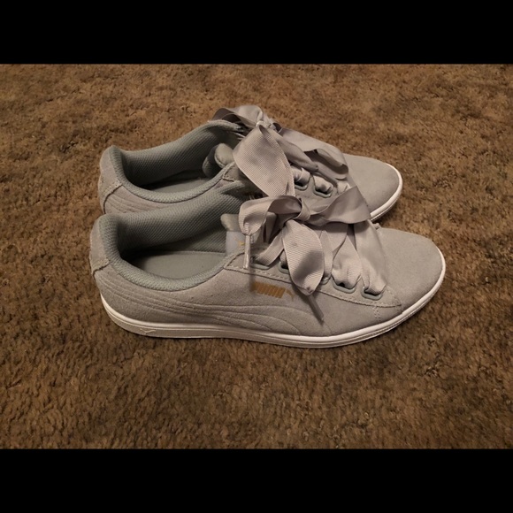 Shoes - Vikky Ribbon Pumas